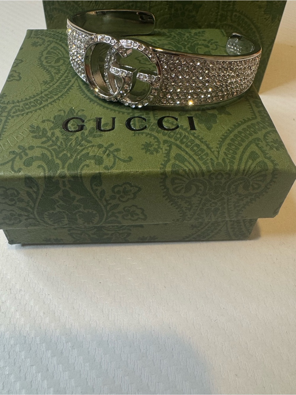 Gucci Silver Crystal Pavé Interlocking G Bangle Bracelet - Picture 8 of 9